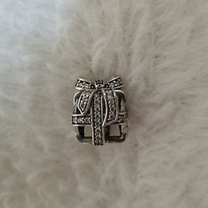 Present pandora charm